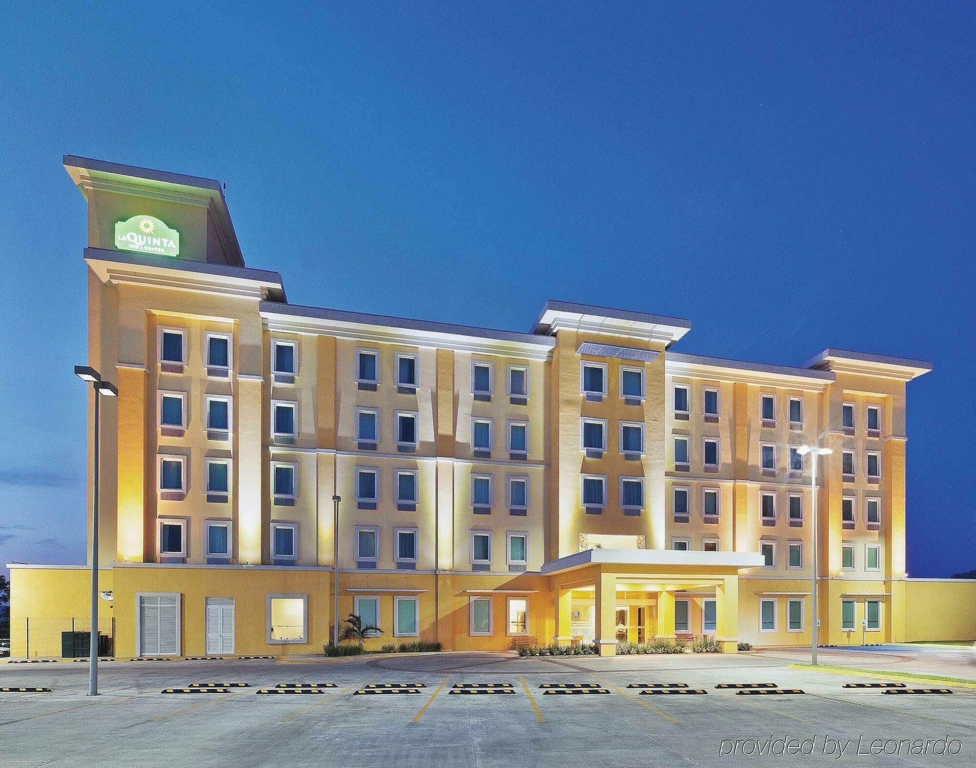 La Quinta by Wyndham Poza Rica Exterior foto