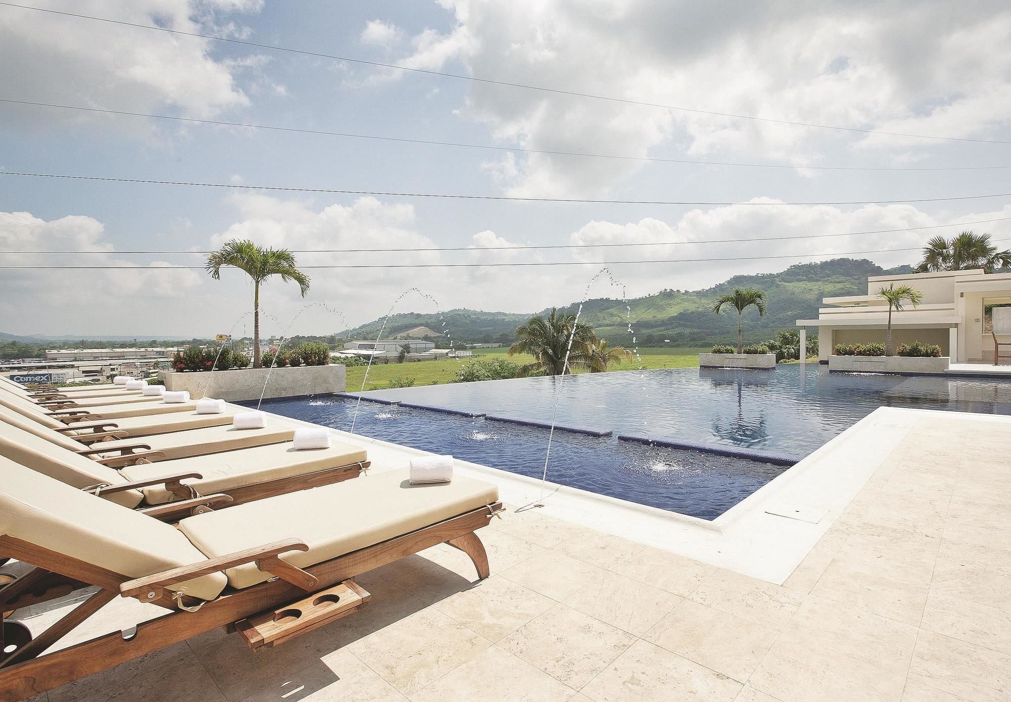 La Quinta by Wyndham Poza Rica Exterior foto